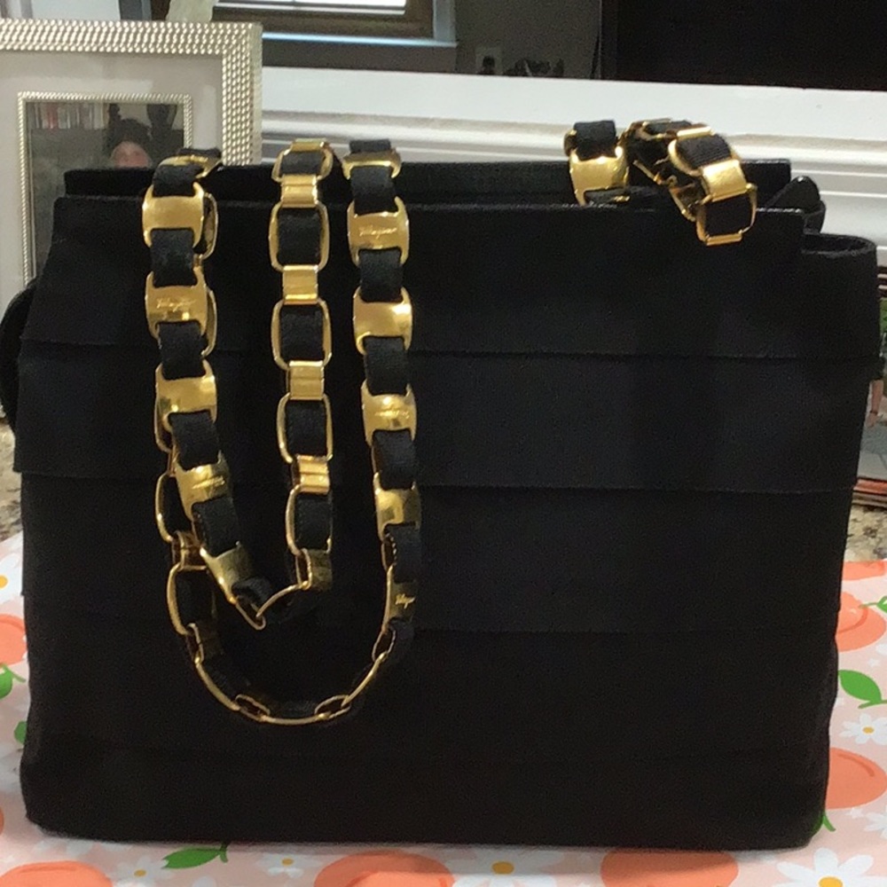 EUC Salvatore Ferragamo Chain Vara Tiered Grosgrain Ribbon Shoulder Bag